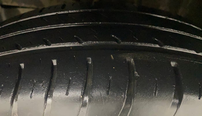 2021 Maruti Swift VXI, Petrol, Manual, 27,679 km, Left Front Tyre Tread