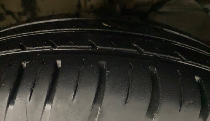 2021 Maruti Swift VXI, Petrol, Manual, 27,679 km, Right Front Tyre Tread