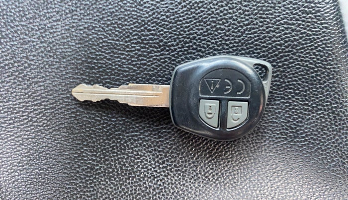 2021 Maruti Swift VXI, Petrol, Manual, 27,679 km, Key Close Up