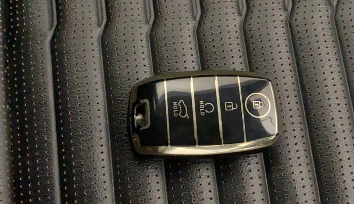 2020 KIA SONET GTX PLUS 1.0 IMT, Petrol, Manual, 65,573 km, Key Close Up