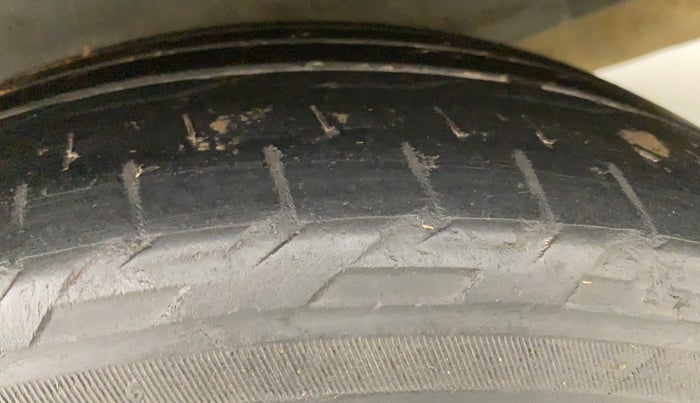 2015 Toyota Corolla Altis JS PETROL, Petrol, Manual, 51,699 km, Left Rear Tyre Tread