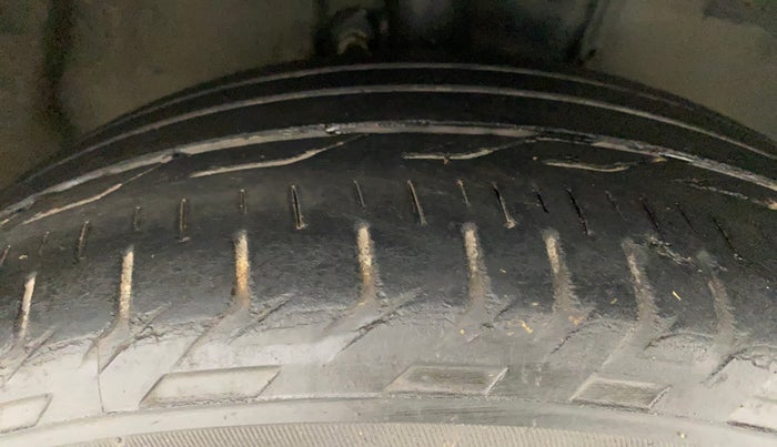 2015 Toyota Corolla Altis JS PETROL, Petrol, Manual, 51,699 km, Right Front Tyre Tread