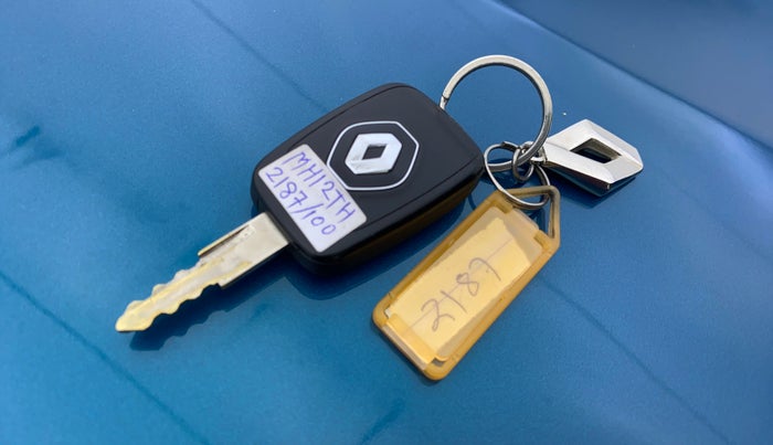 2021 Renault Kwid RXT 1.0 AMT (O), Petrol, Automatic, 6,622 km, Key Close Up