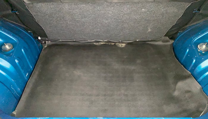 2021 Renault Kwid RXT 1.0 AMT (O), Petrol, Automatic, 6,622 km, Boot Inside