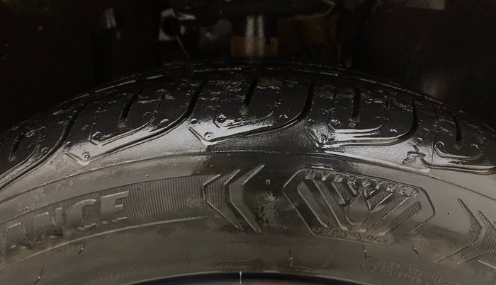 2022 Tata ALTROZ XZA PLUS, Petrol, Automatic, 27,726 km, Right Front Tyre Tread