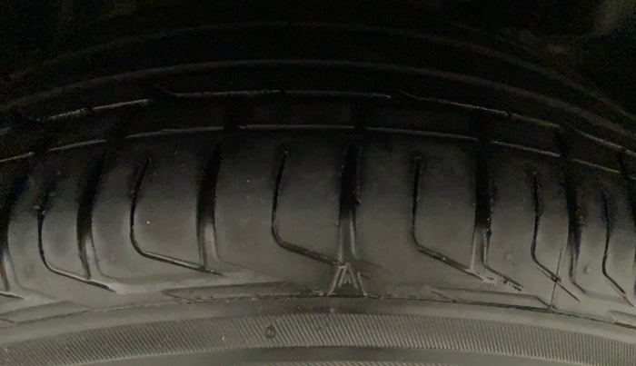 2022 Tata NEXON XZA PLUS DIESEL KAZIRANGA, Diesel, Automatic, 37,584 km, Left Front Tyre Tread