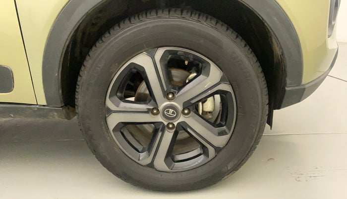2022 Tata NEXON XZA PLUS DIESEL KAZIRANGA, Diesel, Automatic, 37,584 km, Right Front Wheel