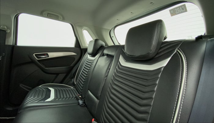 2016 Maruti Vitara Brezza ZDI, Diesel, Manual, 48,006 km, Right Side Rear Door Cabin