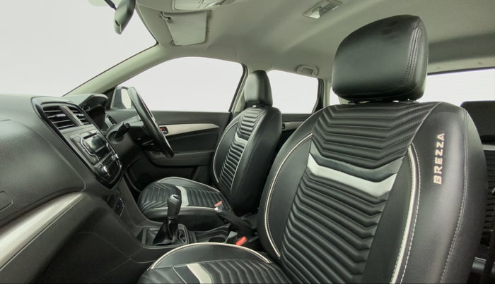 2016 Maruti Vitara Brezza ZDI, Diesel, Manual, 48,006 km, Right Side Front Door Cabin