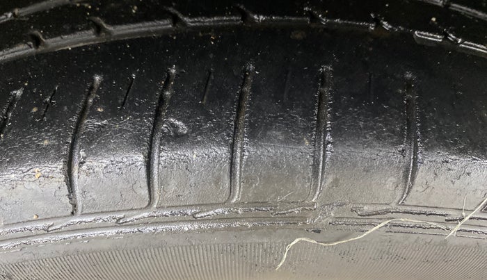 2018 Maruti Ciaz ALPHA 1.4 PETROL, Petrol, Manual, 46,768 km, Right Front Tyre Tread