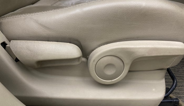 2018 Maruti Ciaz ALPHA 1.4 PETROL, Petrol, Manual, 46,768 km, Driver Side Adjustment Panel