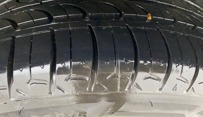 2013 Skoda Rapid ELEGANCE 1.6 TDI CR MT, Diesel, Manual, 1,46,490 km, Left Rear Tyre Tread