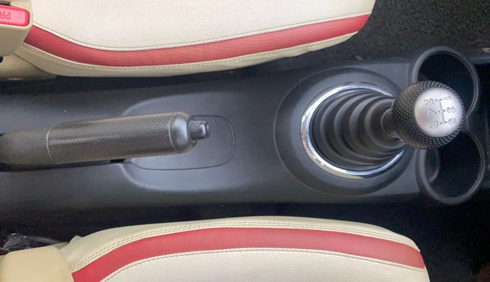 2014 Honda Brio S MT, Petrol, Manual, 55,849 km, Gear Lever
