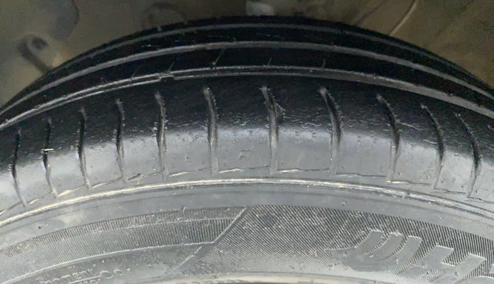 2019 Hyundai NEW SANTRO ERA 1.1, Petrol, Manual, 22,235 km, Left Front Tyre Tread
