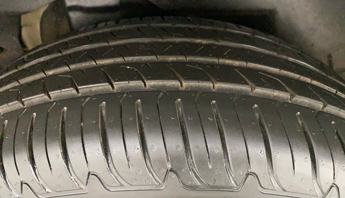 2020 Mahindra XUV500 W11(O), Diesel, Manual, 60,599 km, Right Rear Tyre Tread