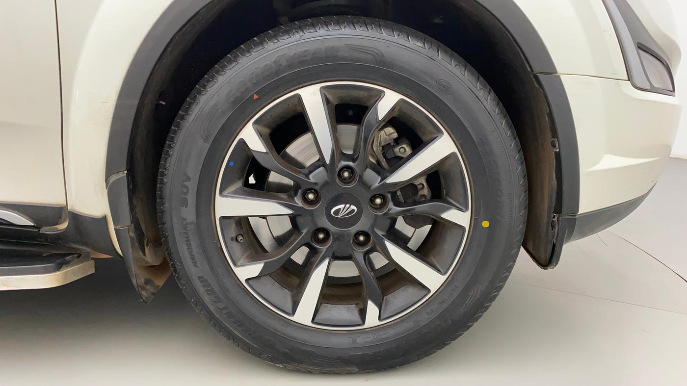 2020 Mahindra XUV500 W11(O), Diesel, Manual, 60,599 km, Right Front Wheel