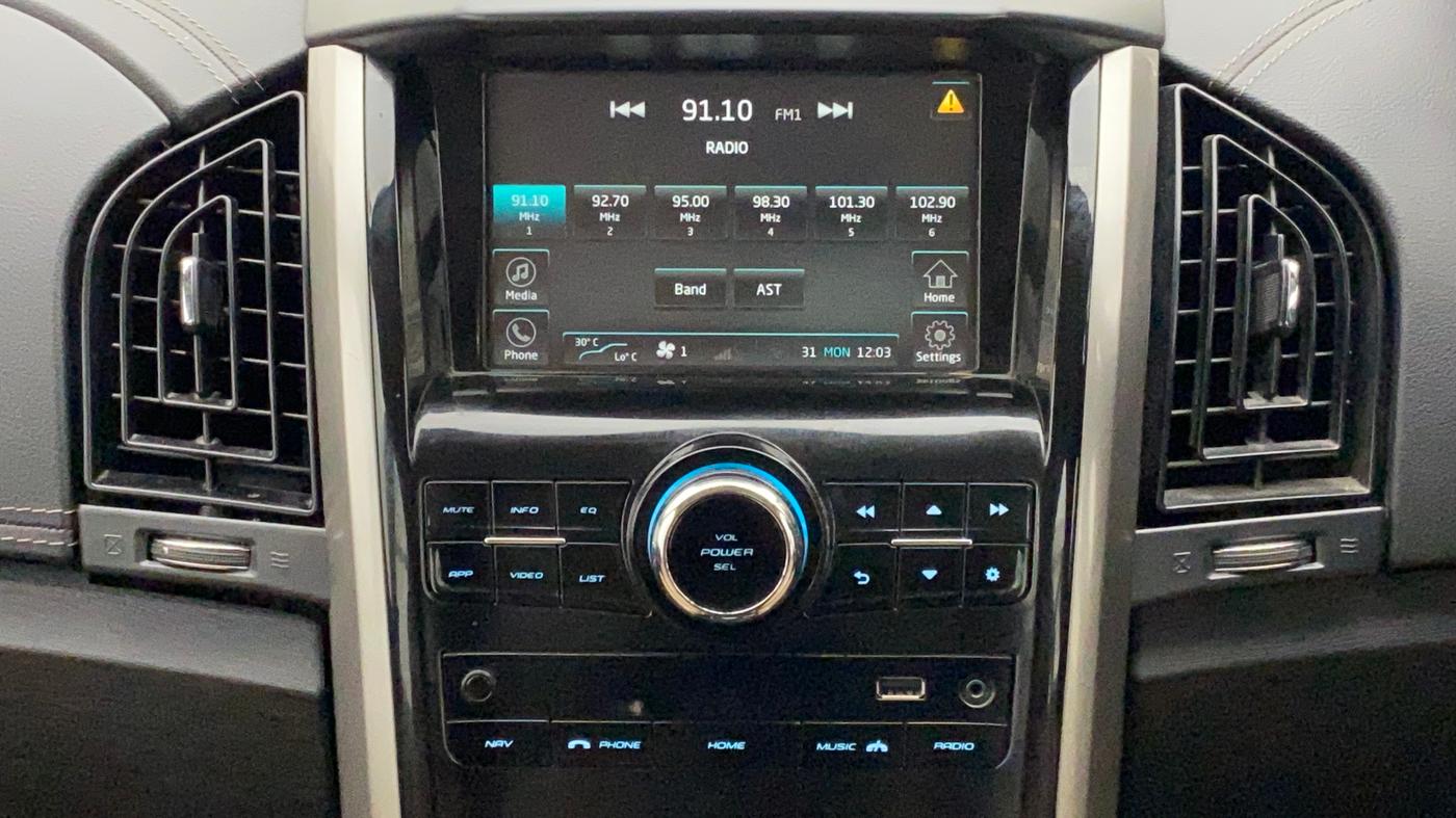 2020 Mahindra XUV500 W11(O), Diesel, Manual, 60,599 km, Infotainment System