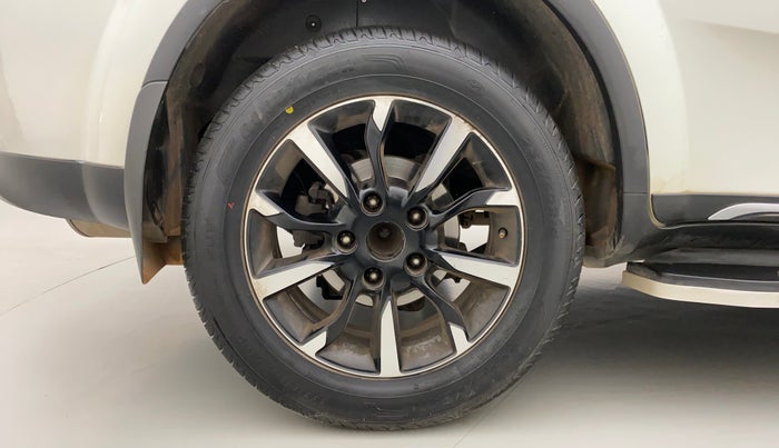 2020 Mahindra XUV500 W11(O), Diesel, Manual, 60,599 km, Right Rear Wheel