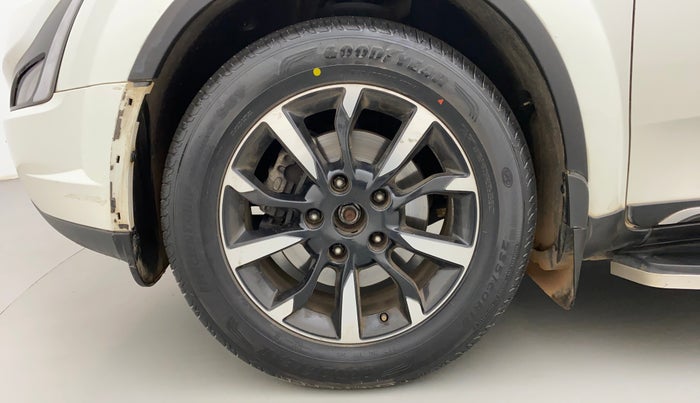 2020 Mahindra XUV500 W11(O), Diesel, Manual, 60,599 km, Left Front Wheel