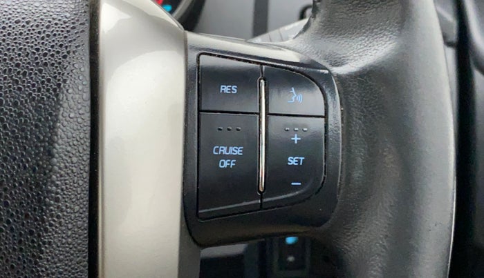 2020 Mahindra XUV500 W11(O), Diesel, Manual, 60,599 km, Adaptive Cruise Control
