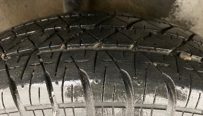 2013 Maruti Ritz VXI, Petrol, Manual, 86,916 km, Right Rear Tyre Tread
