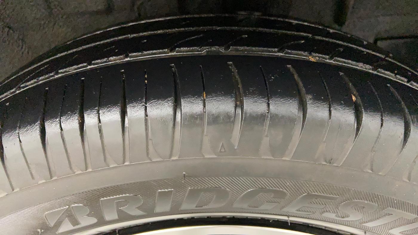 2019 Renault TRIBER 1.0 RXT, Petrol, Manual, 29,055 km, Left Rear Tyre Tread