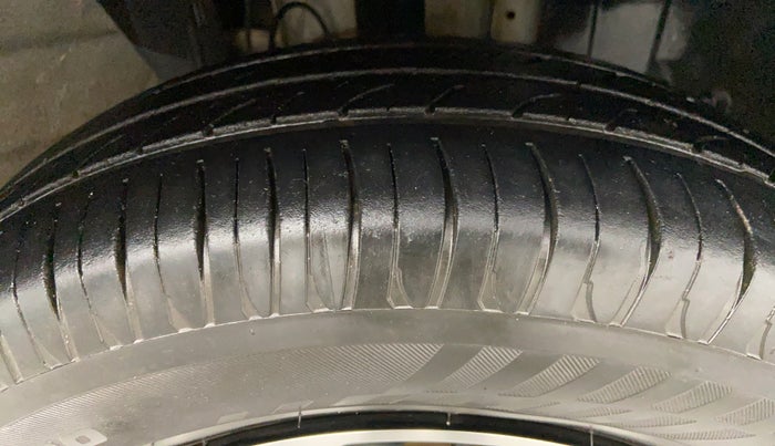 2019 Renault TRIBER 1.0 RXT, Petrol, Manual, 29,055 km, Right Front Tyre Tread