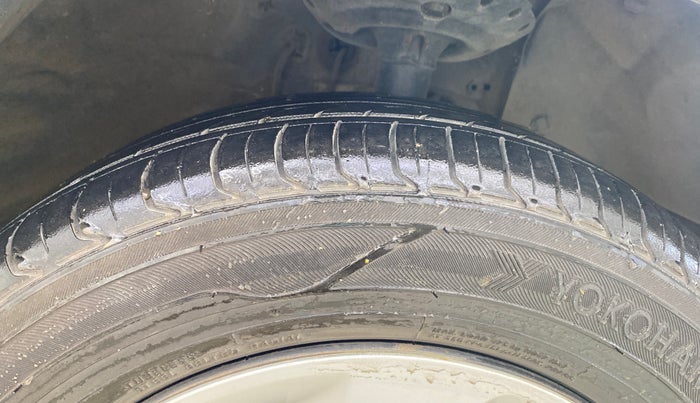 2015 Honda Amaze 1.5L I-DTEC S, Diesel, Manual, 84,300 km, Right Front Tyre Tread