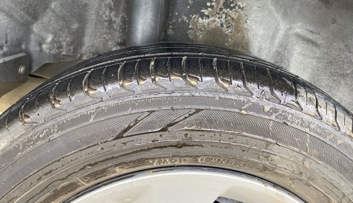 2015 Honda Amaze 1.5L I-DTEC S, Diesel, Manual, 84,300 km, Right Rear Tyre Tread