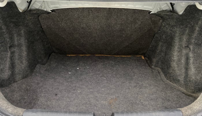 2015 Honda Amaze 1.5L I-DTEC S, Diesel, Manual, 84,300 km, Boot Inside