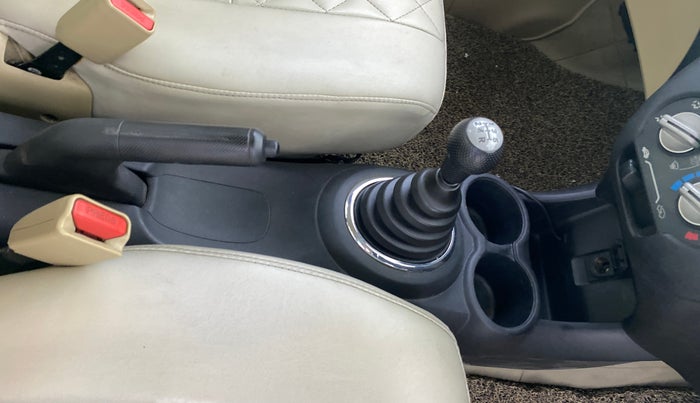 2015 Honda Amaze 1.5L I-DTEC S, Diesel, Manual, 84,300 km, Gear Lever