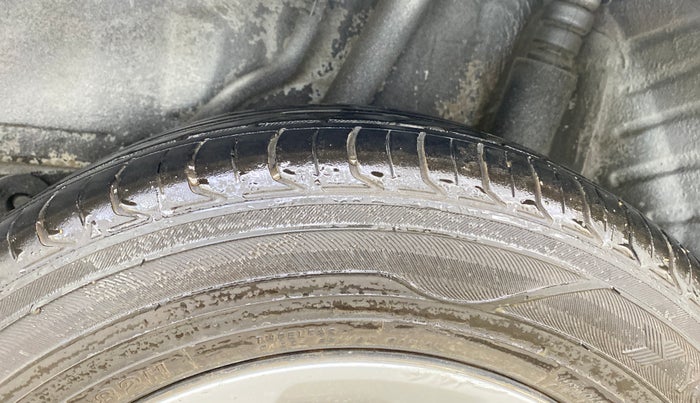 2015 Honda Amaze 1.5L I-DTEC S, Diesel, Manual, 84,300 km, Left Rear Tyre Tread