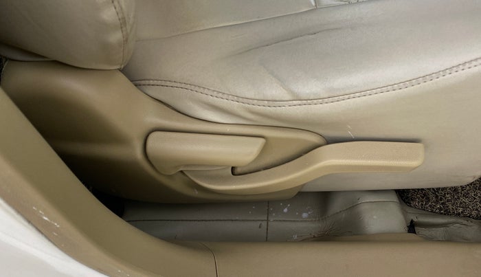 2015 Honda Amaze 1.5L I-DTEC S, Diesel, Manual, 84,300 km, Driver Side Adjustment Panel