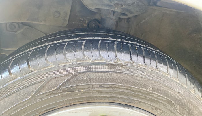 2015 Honda Amaze 1.5L I-DTEC S, Diesel, Manual, 84,300 km, Left Front Tyre Tread