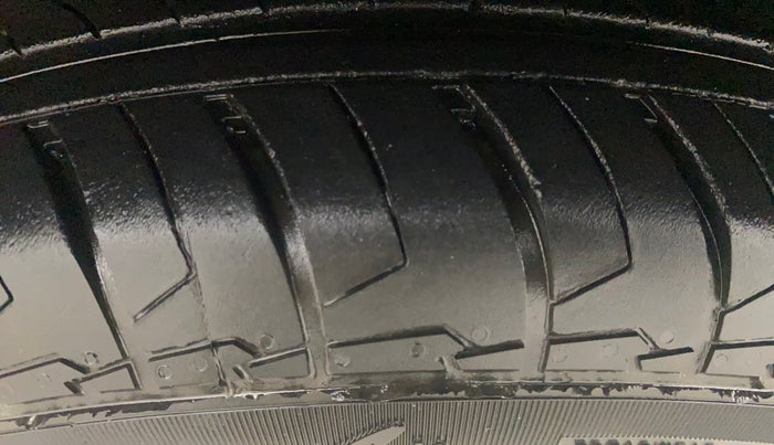 2019 Maruti Swift VXI AMT, Petrol, Automatic, 56,949 km, Left Front Tyre Tread