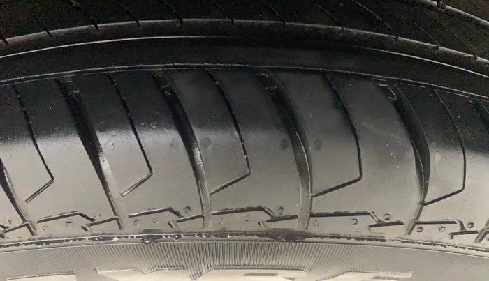 2019 Maruti Swift VXI AMT, Petrol, Automatic, 56,949 km, Left Rear Tyre Tread