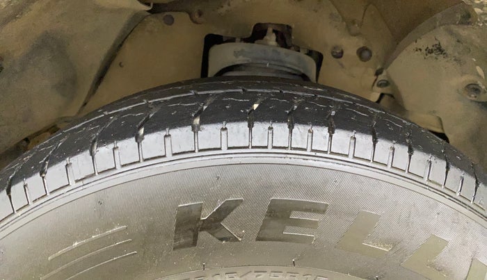 2015 Mahindra TUV300 T8 AMT, Diesel, Automatic, 69,797 km, Right Front Tyre Tread