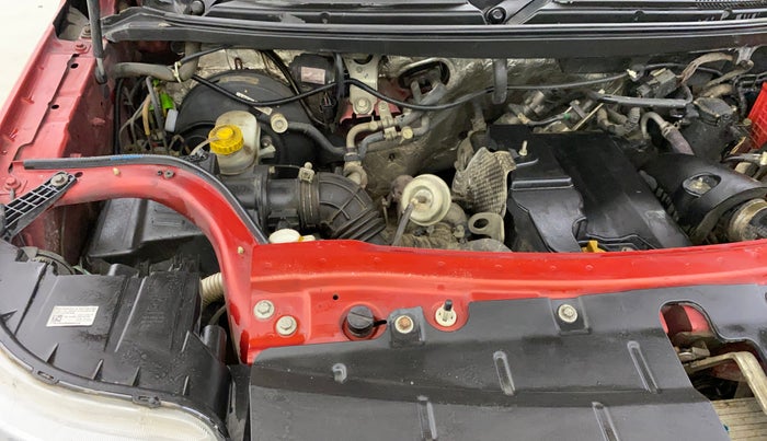 2015 Mahindra TUV300 T8 AMT, Diesel, Automatic, 69,797 km, Engine View - Right