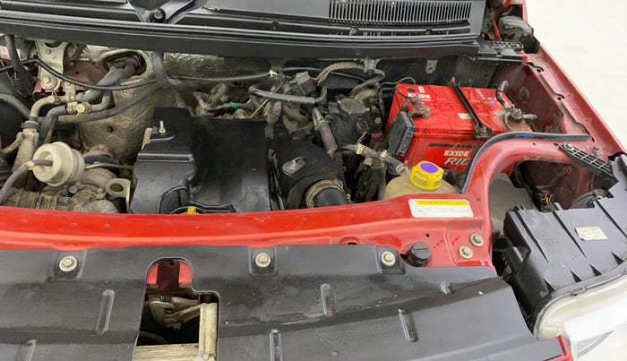 2015 Mahindra TUV300 T8 AMT, Diesel, Automatic, 69,797 km, Engine View - Left