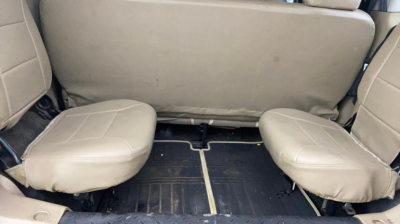 2015 Mahindra TUV300 T8 AMT, Diesel, Automatic, 69,797 km, Boot Inside