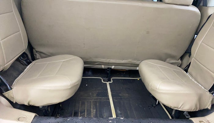 2015 Mahindra TUV300 T8 AMT, Diesel, Automatic, 69,797 km, Boot Inside