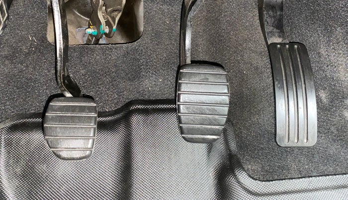2019 Renault Duster RXE PETROL, Petrol, Manual, 49,555 km, Pedals