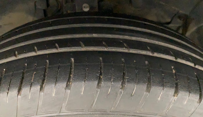 2019 Renault Duster RXE PETROL, Petrol, Manual, 49,555 km, Right Front Tyre Tread