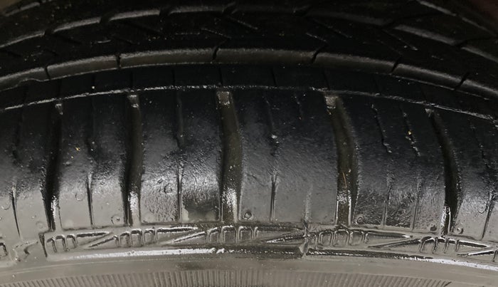 2015 Hyundai Grand i10 ASTA 1.1 CRDI, Diesel, Manual, 48,554 km, Right Rear Tyre Tread