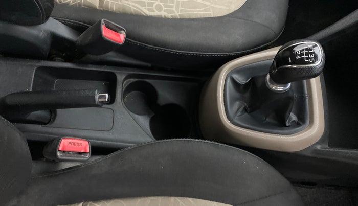 2015 Hyundai Grand i10 ASTA 1.1 CRDI, Diesel, Manual, 48,554 km, Gear Lever