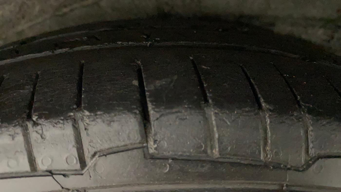 2011 Hyundai i10 MAGNA 1.2, Petrol, Manual, 70,367 km, Right Rear Tyre Tread