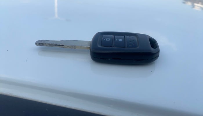 2015 Honda City 1.5L I-VTEC V MT, Petrol, Manual, 77,798 km, Key Close Up