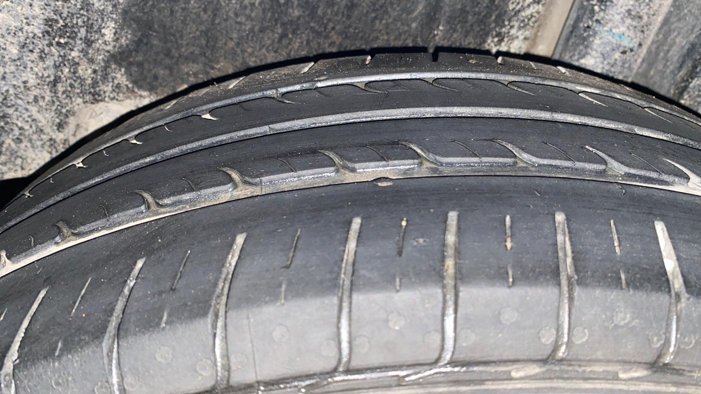 2023 Maruti Ciaz DELTA 1.5 SHVS MT PETROL, Petrol, Manual, 46,620 km, Left Rear Tyre Tread