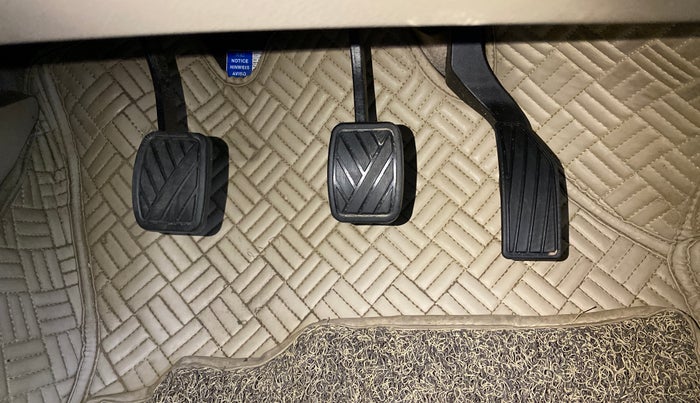 2023 Maruti Ciaz DELTA 1.5 SHVS MT PETROL, Petrol, Manual, 46,620 km, Pedals