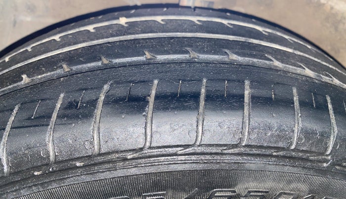 2023 Maruti Ciaz DELTA 1.5 SHVS MT PETROL, Petrol, Manual, 46,620 km, Left Front Tyre Tread